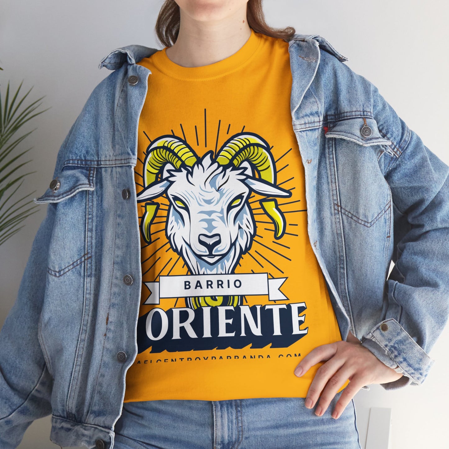 Oriente, Zaza del Medio. Unisex Heavy Cotton Tee